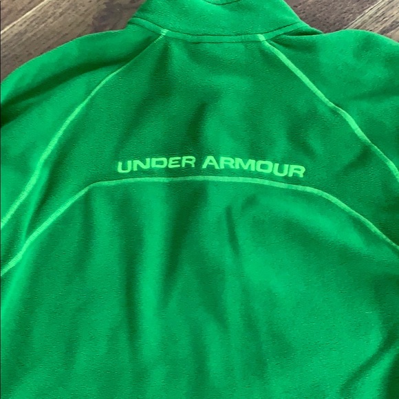Under Armour Pullover. Green Size Medium - Picture 4 of 5
